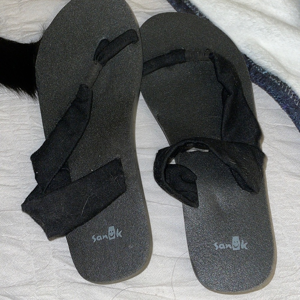 Sanuk Sandler. Never worn. Size 7.